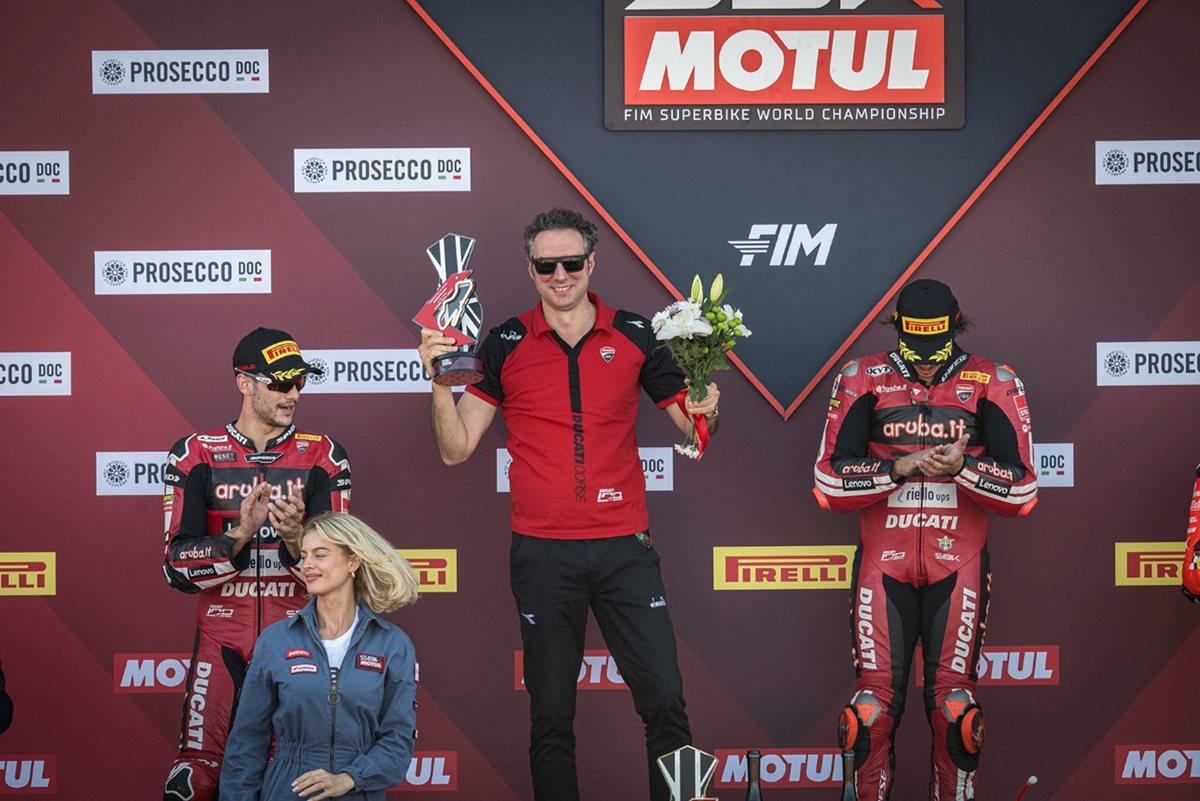 Racing_Donington_3.jpg